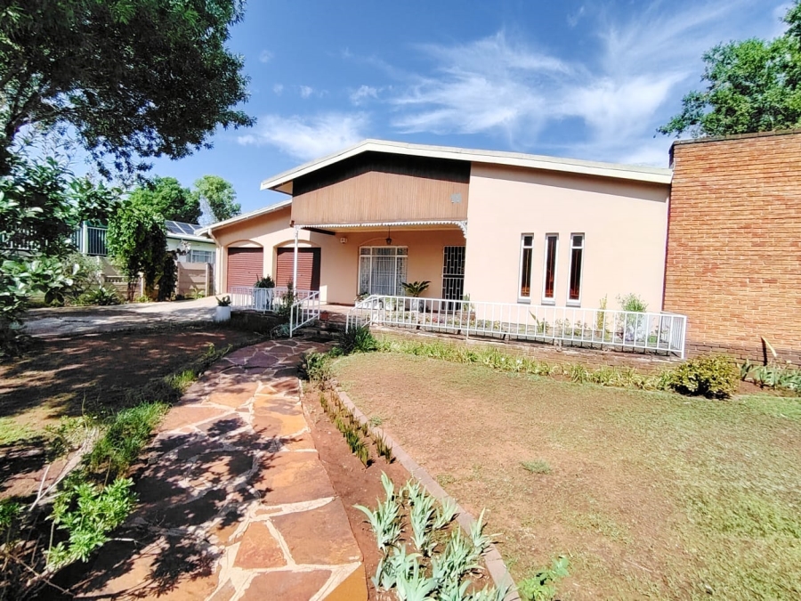 4 Bedroom Property for Sale in Fichardt Park Free State